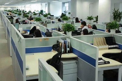 跨界創(chuàng)新 LESS女裝入駐企業(yè)會(huì)議室，開(kāi)啟辦公場(chǎng)景穿搭新紀(jì)元